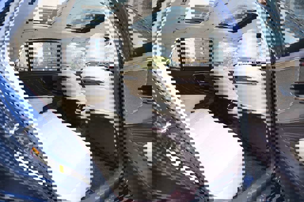 Used 2018 Lexus LS 500 AWD w/ Luxury Package image 24