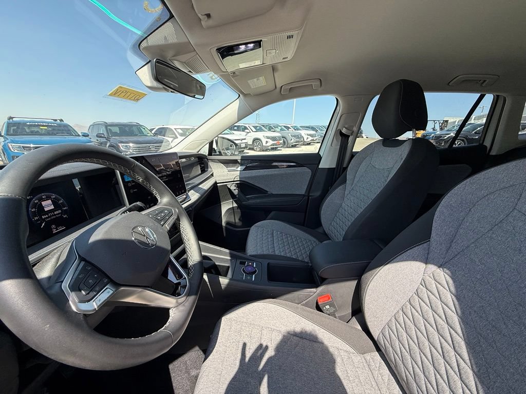Certified 2025 Volkswagen Tiguan S FWD image 17