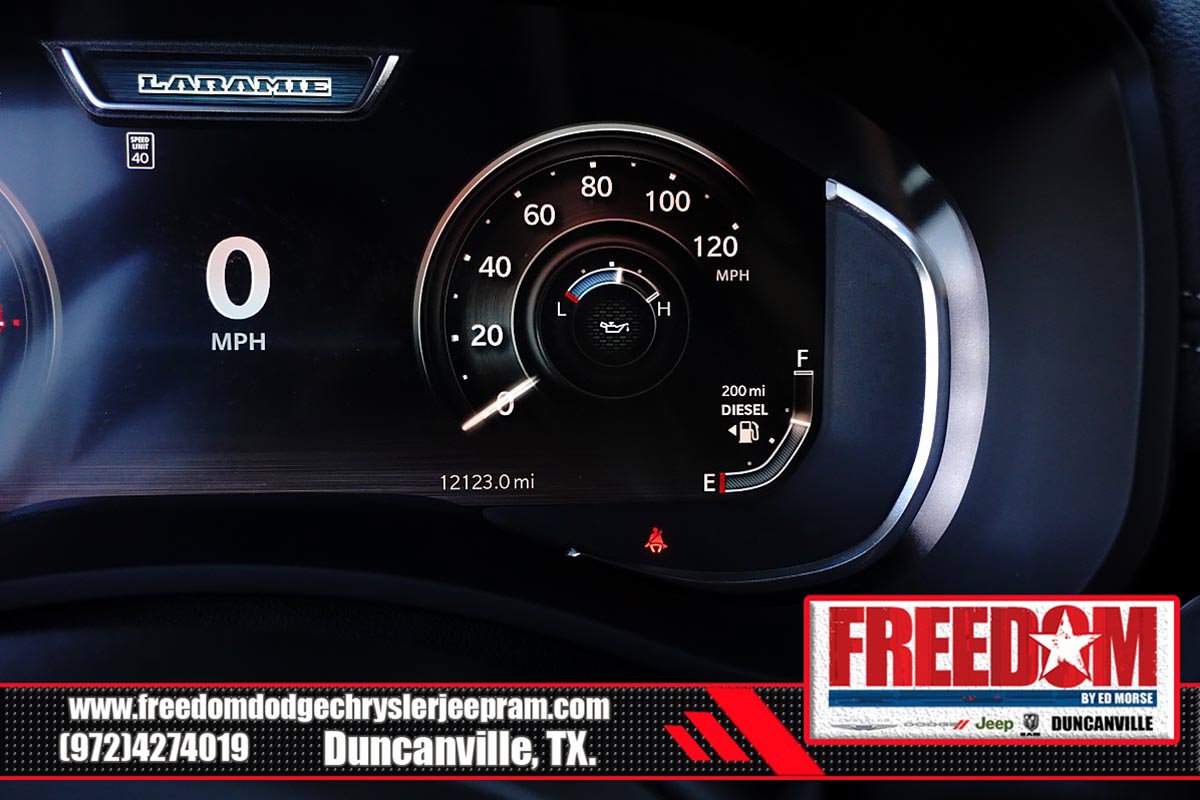 Used 2025 RAM 3500 Laramie AWD/4WD image 33