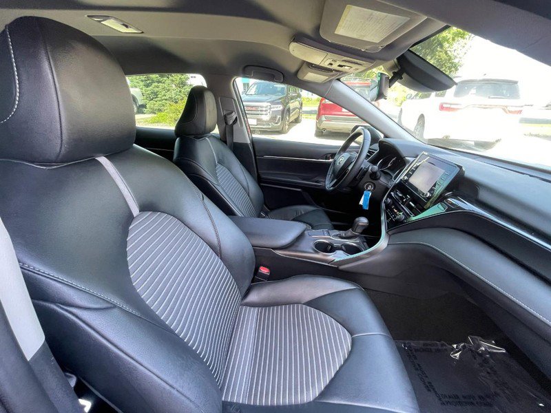 Used 2024 Toyota Camry SE image 10