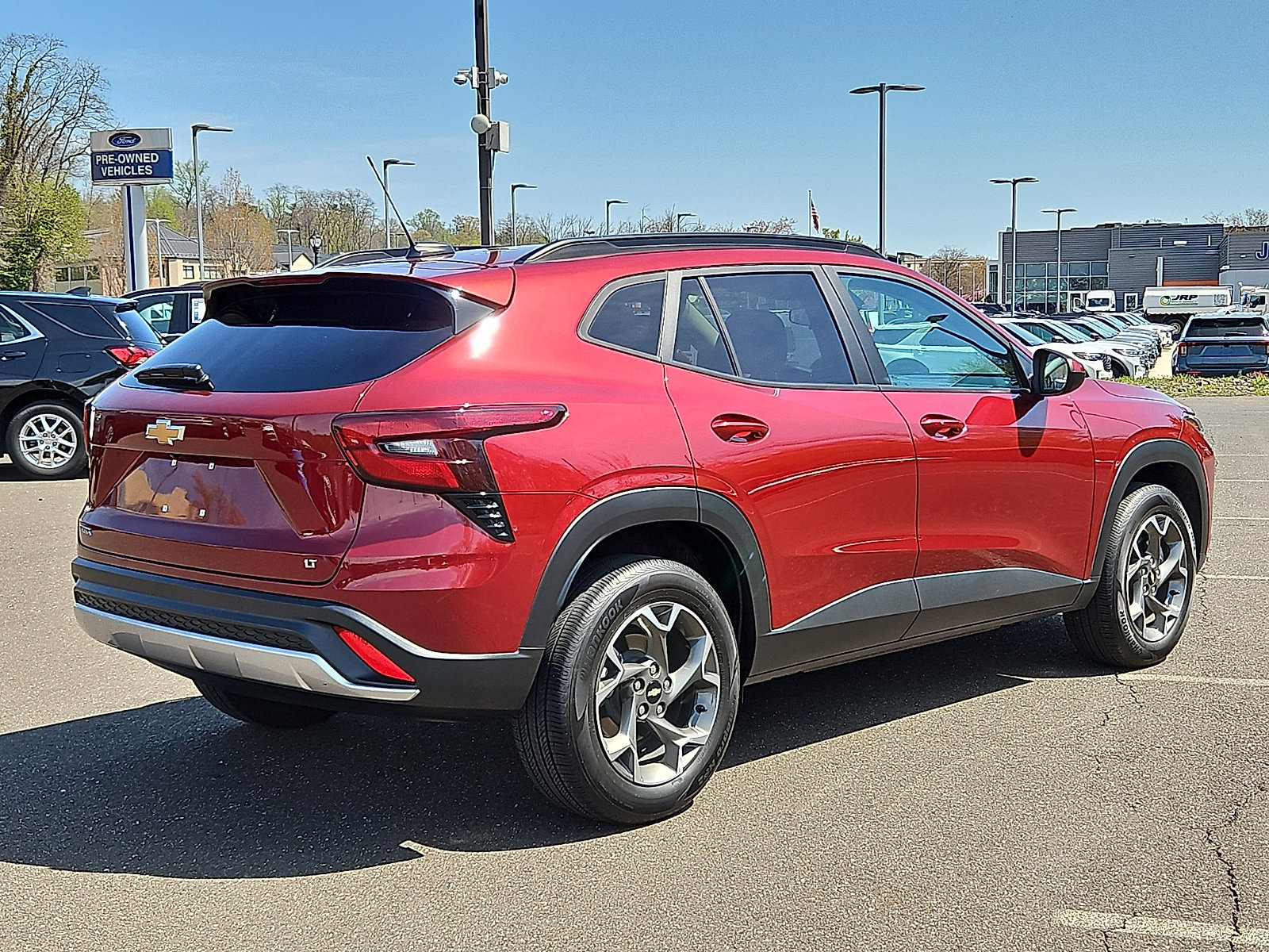 Used 2024 Chevrolet Trax LT w/ Sunroof Package FWD image 6