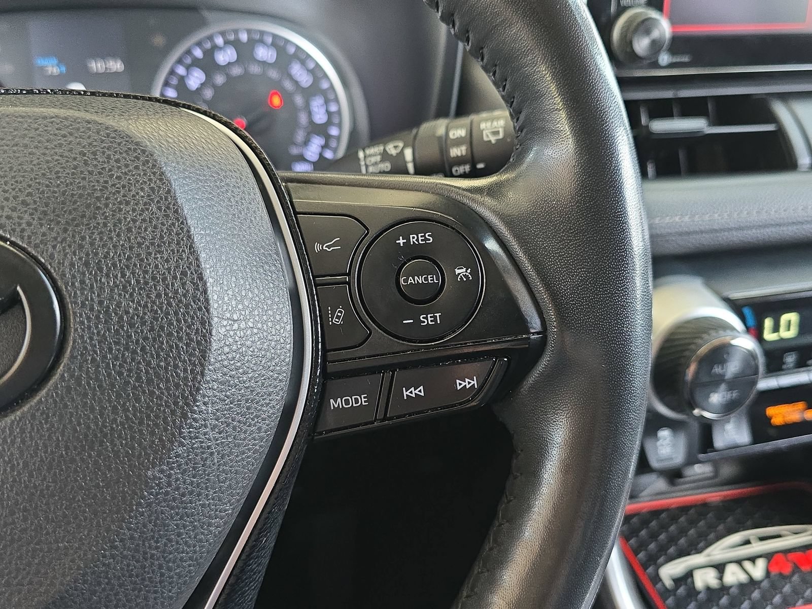 Used 2021 Toyota RAV4 XLE w/ Convenience Package AWD/4WD image 20