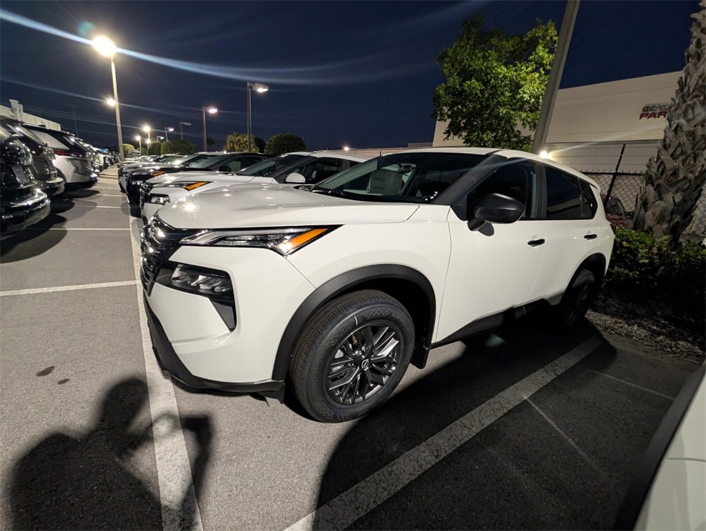 New 2026 Nissan Rogue S image 4