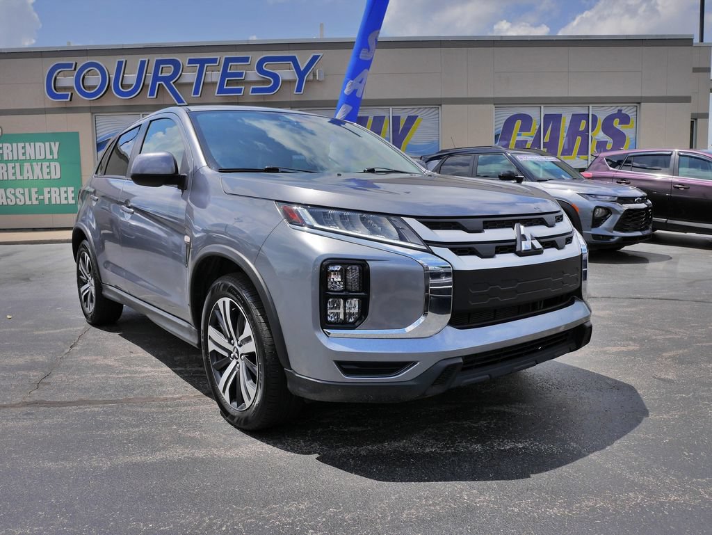 Used 2025 Mitsubishi Outlander Sport ES AWD/4WD image 2