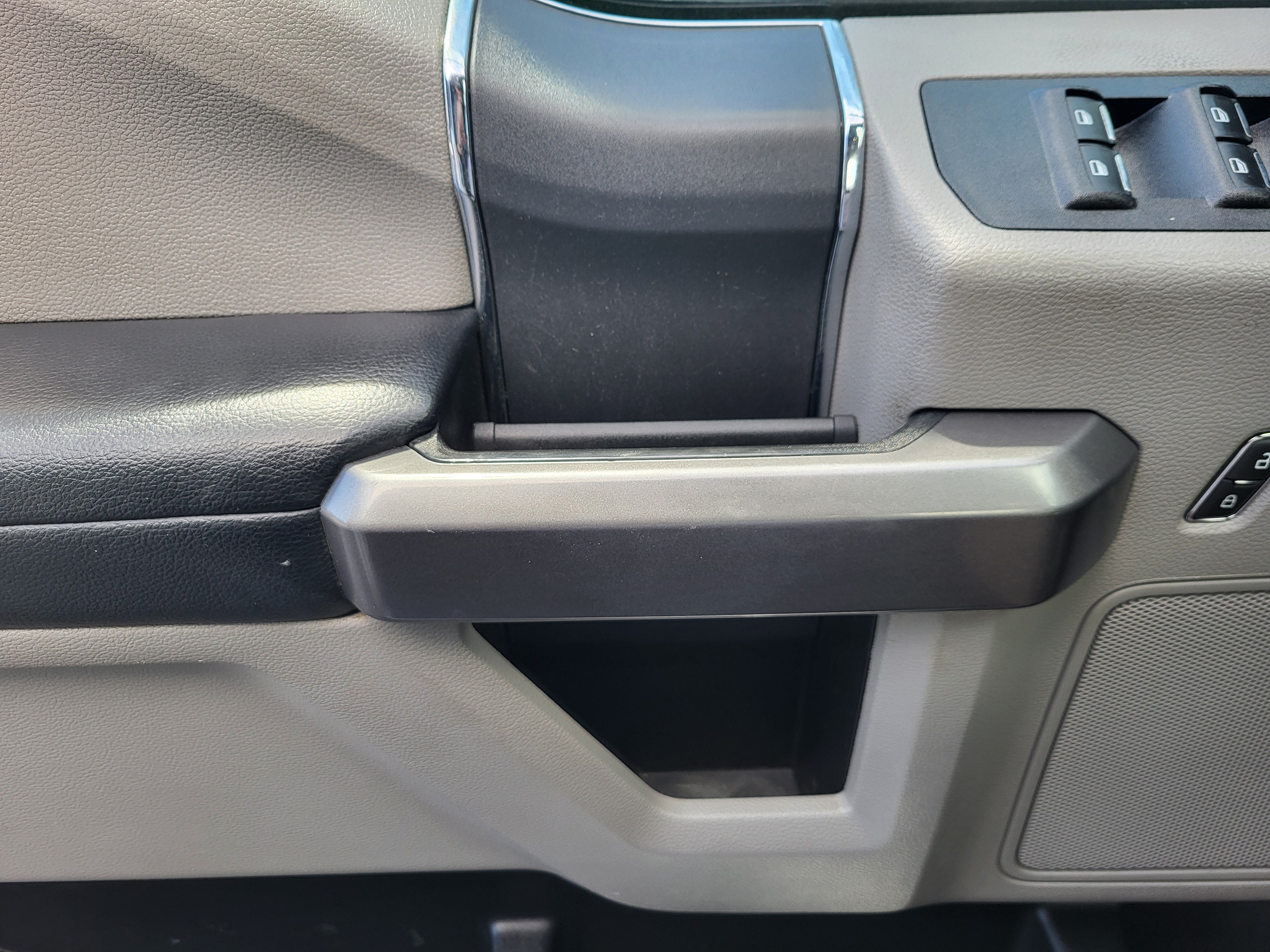 Used 2022 Ford F550 4x4 SuperCab Super Duty image 18