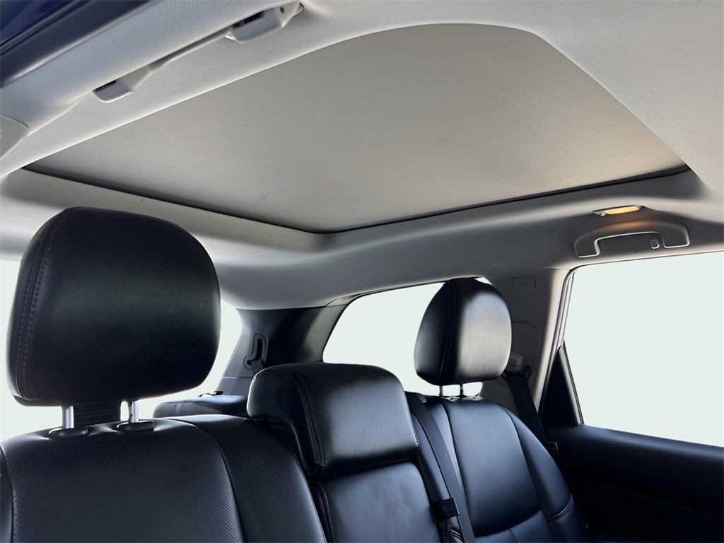 Used 2020 Nissan Pathfinder Platinum image 27