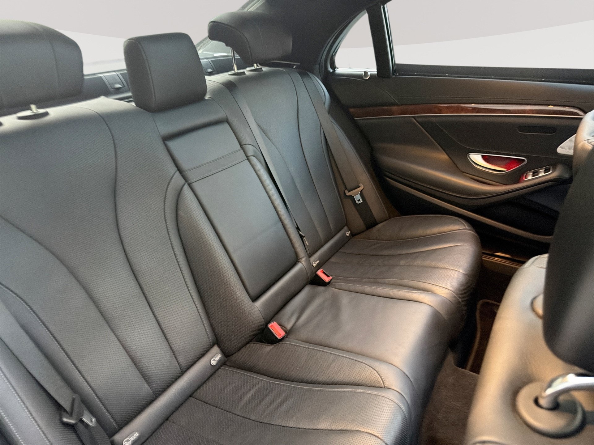 Used 2015 Mercedes-Benz S 550 Sedan image 26