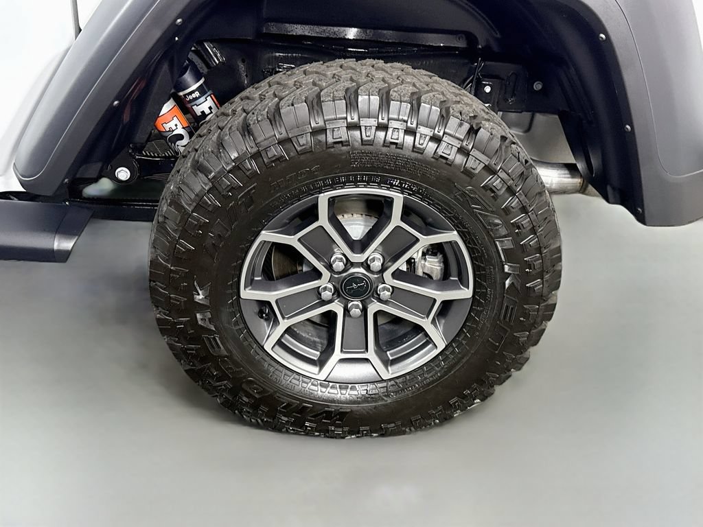 Used 2025 Jeep Gladiator Mojave w/ Technology Group AWD/4WD image 35