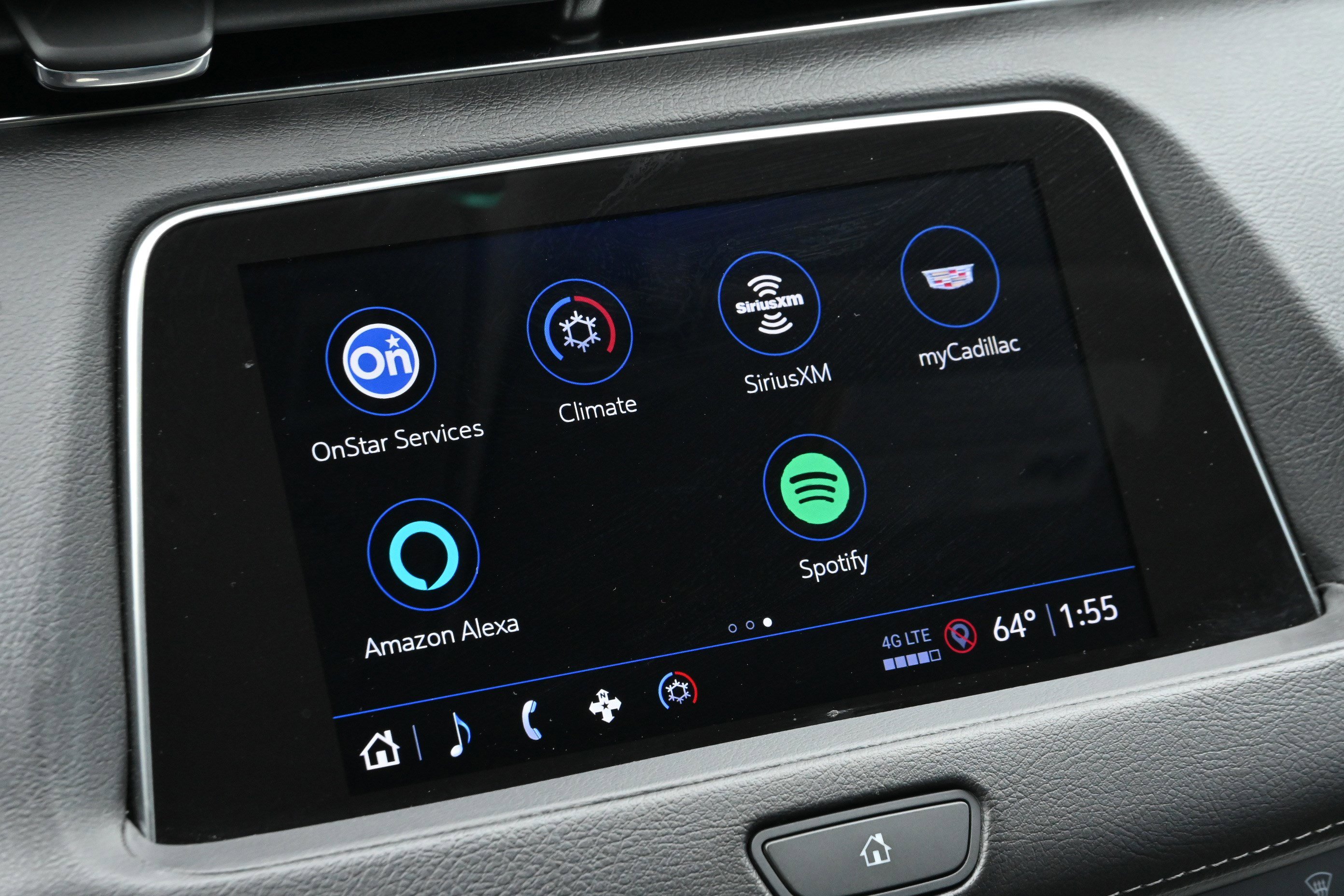 Used 2023 Cadillac XT4 Luxury w/ Cold Weather Package FWD image 34