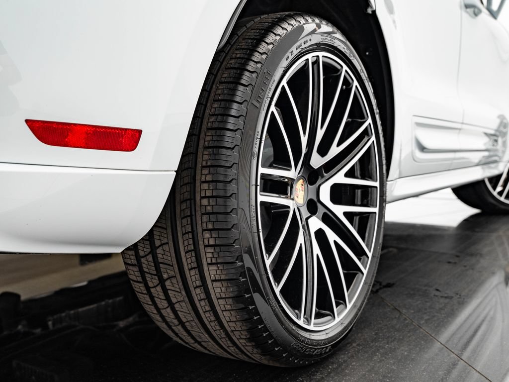 Certified 2026 Porsche Macan GTS AWD/4WD image 52