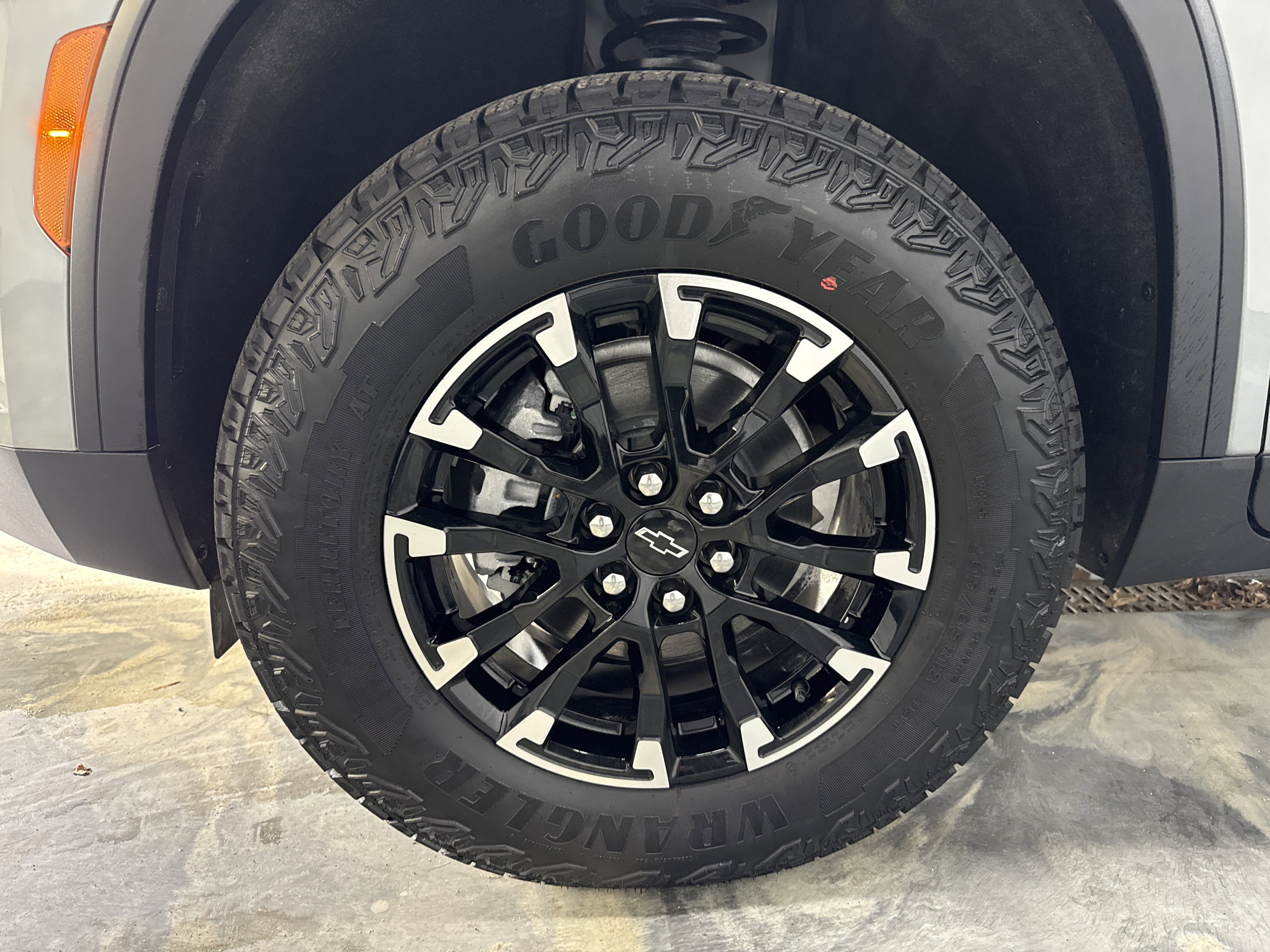 Used 2026 Chevrolet Traverse Z71 image 32