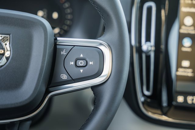 New 2026 Volvo XC40 B5 Plus w/ Protection Package Premier image 30