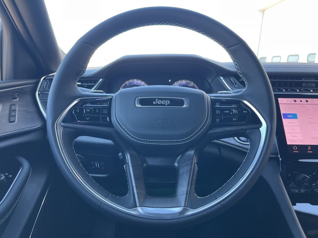 New 2025 Jeep Grand Cherokee Overland w/ Luxury Tech Group IV image 12