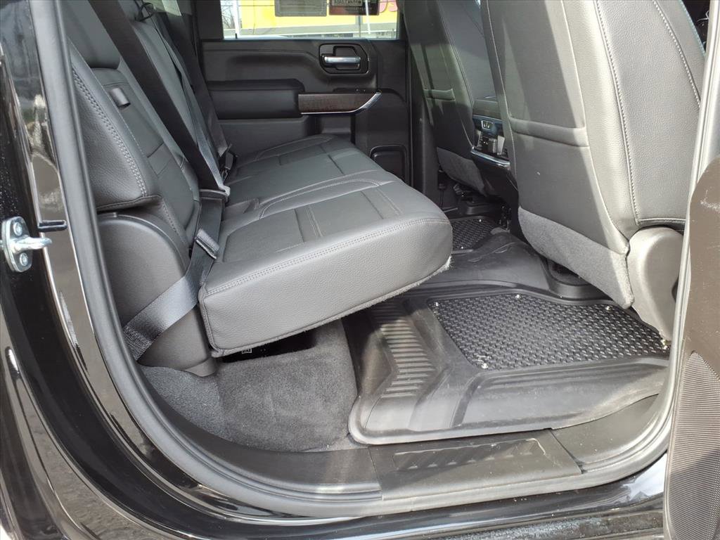Used 2022 GMC Sierra 3500 Denali w/ Denali Black Diamond Edition image 12