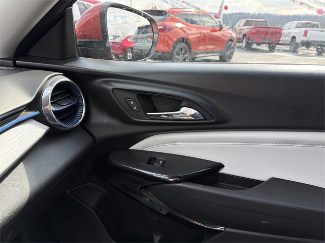 Used 2024 Chevrolet Trax LT w/ Driver Confidence Package image 21