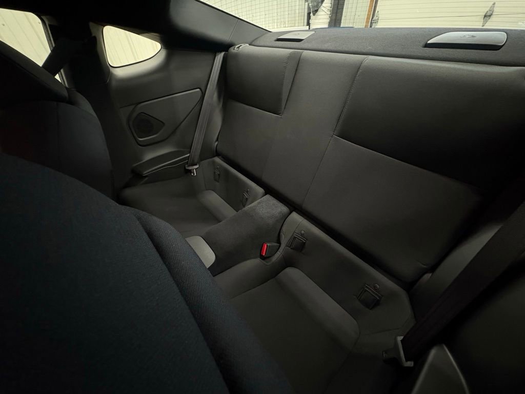 Used 2025 Toyota GR86 w/ ALL Weather Mat Package (TMS) RWD image 9