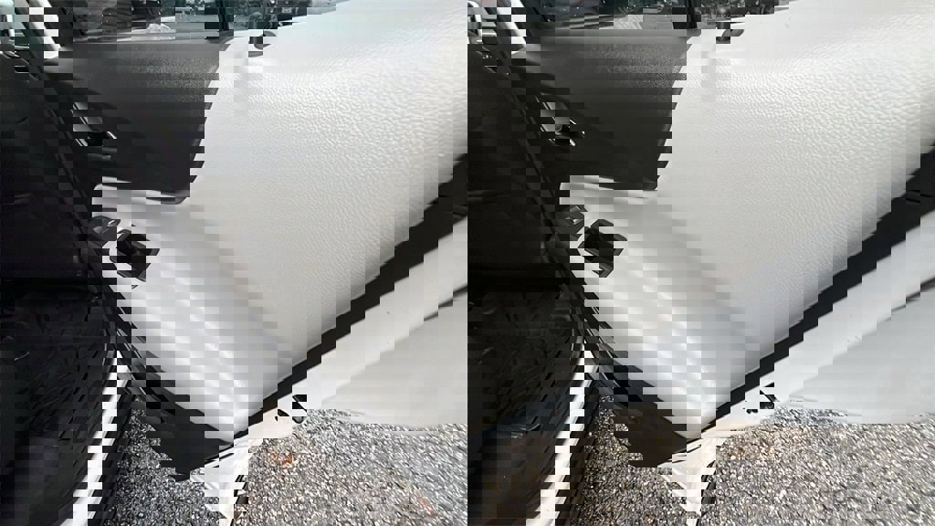 Used 2023 Chevrolet Equinox LS image 17