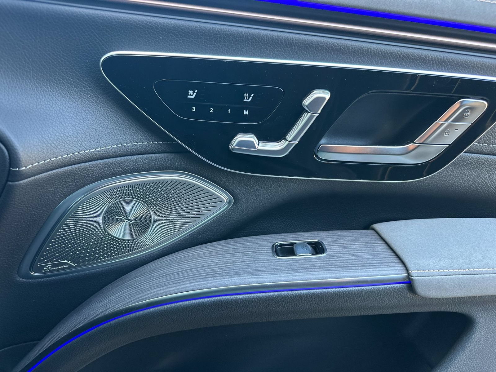 New 2026 Mercedes-Benz EQS 400 4MATIC SUV image 18