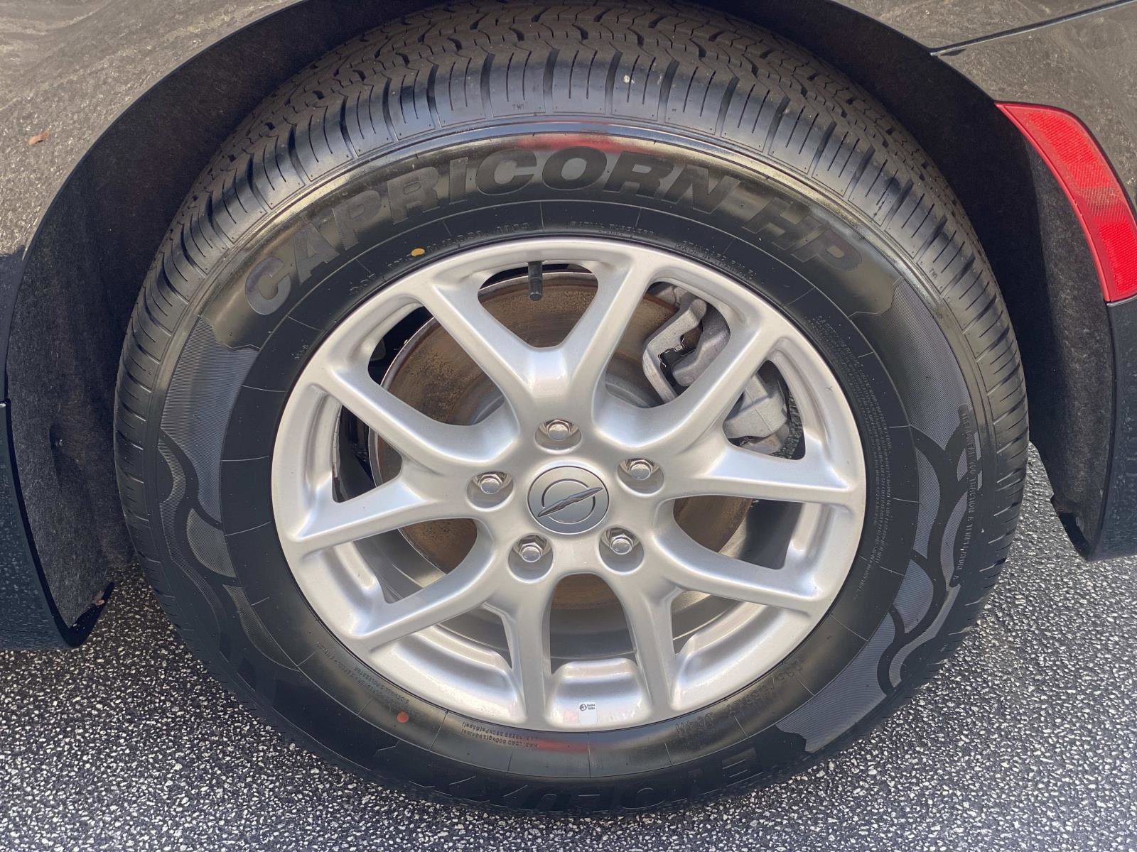 Certified 2025 Chrysler Pacifica Select image 15