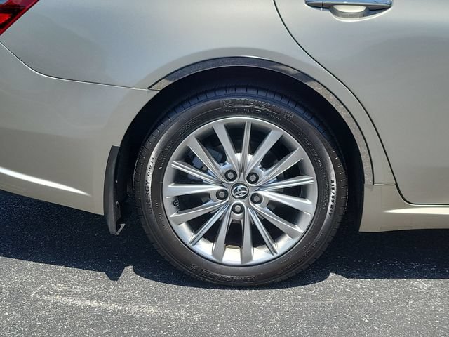 Used 2016 Toyota Avalon Limited w/ Toyota Safety Sense Package FWD image 7