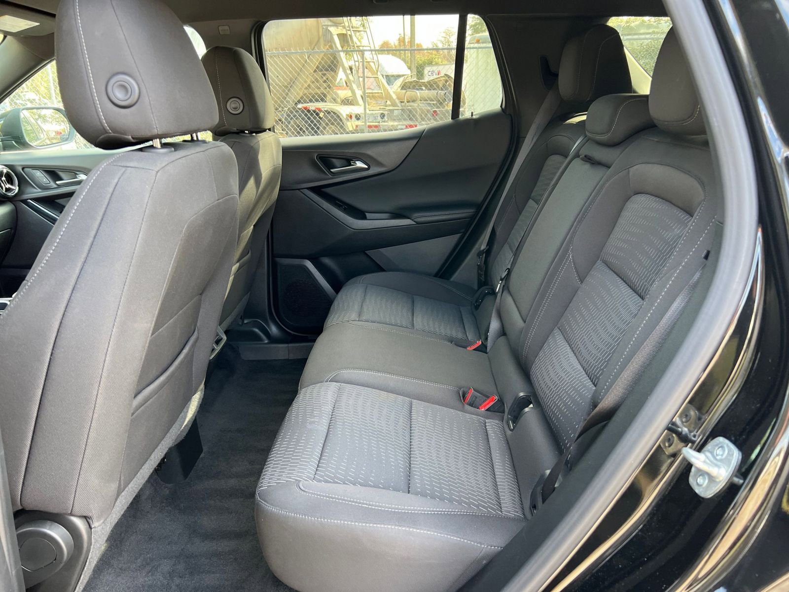 Used 2025 Chevrolet Equinox LT image 33