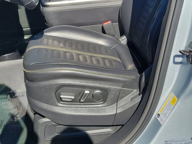 Used 2024 Rivian R1S Adventure image 13