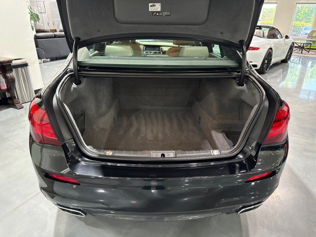 Used 2014 BMW 750i RWD image 16