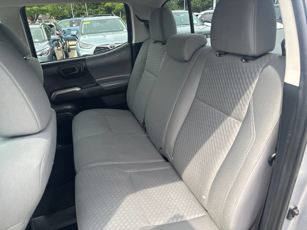 Used 2020 Toyota Tacoma SR5 AWD/4WD image 36