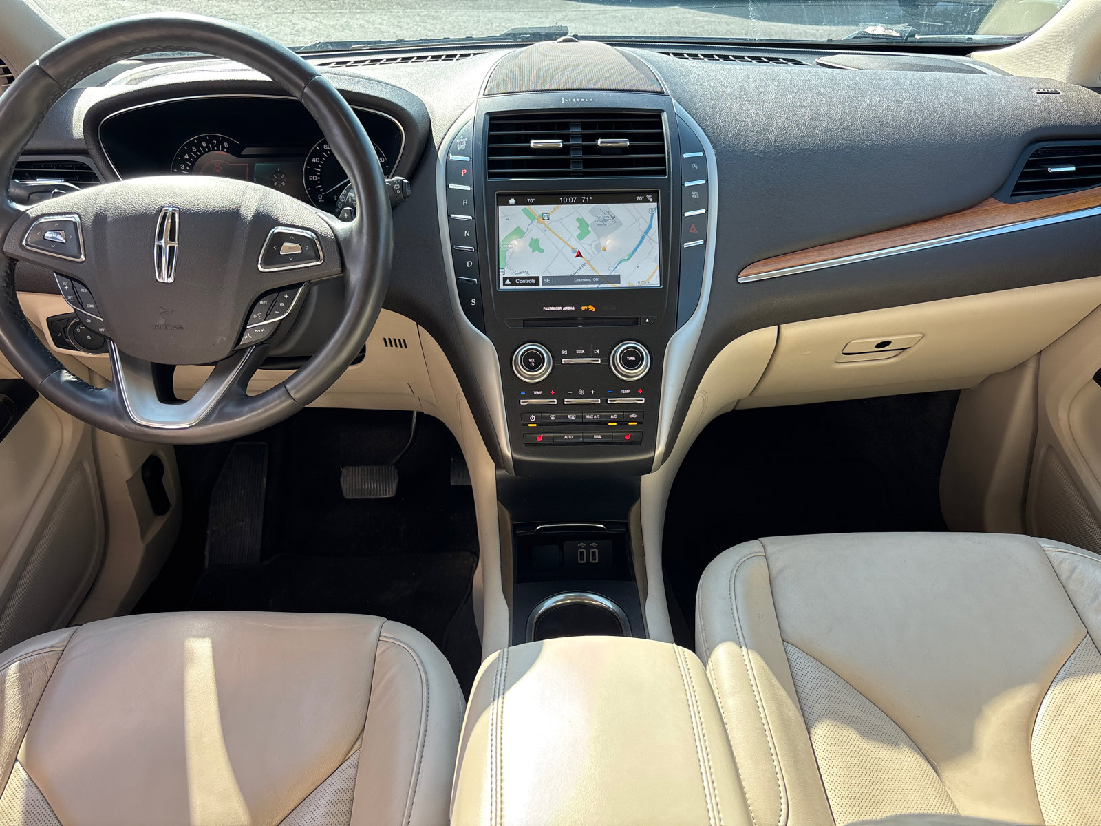 Used 2017 Lincoln MKC Select w/ Select Plus Package FWD image 28