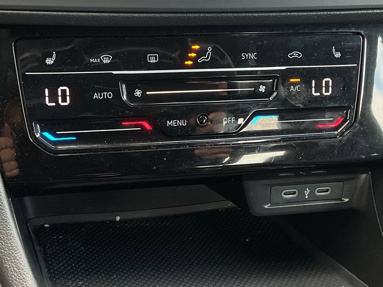 Used 2025 Volkswagen Jetta Sport image 32