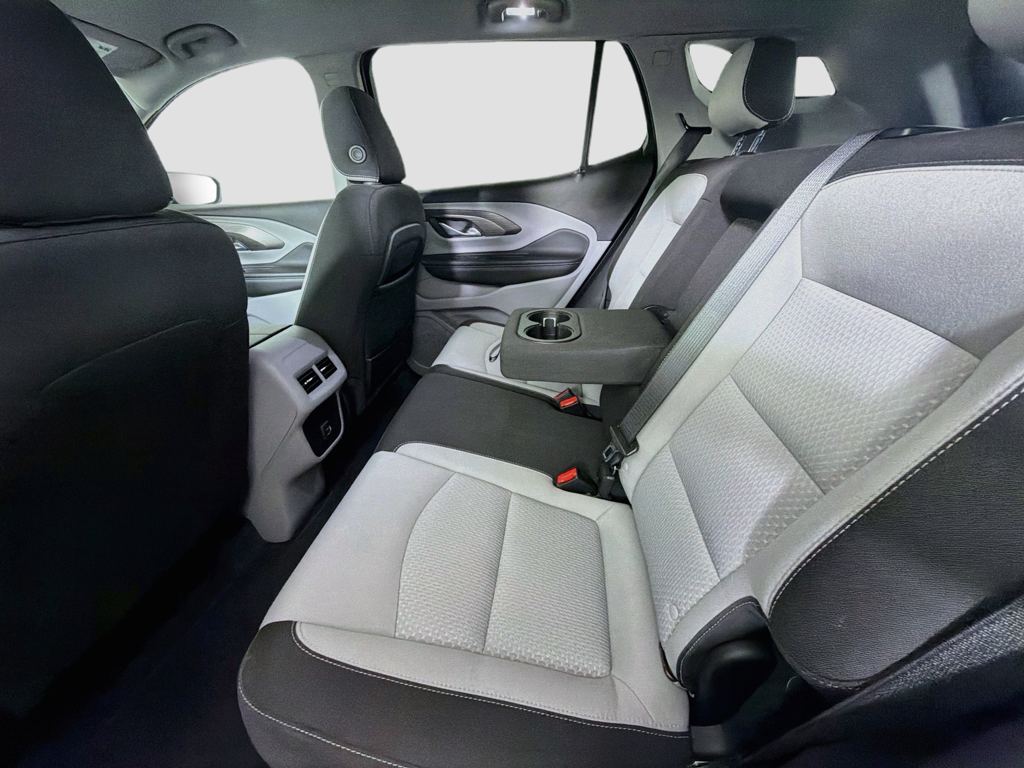 Used 2024 GMC Terrain SLE w/ Driver Convenience Package FWD image 26
