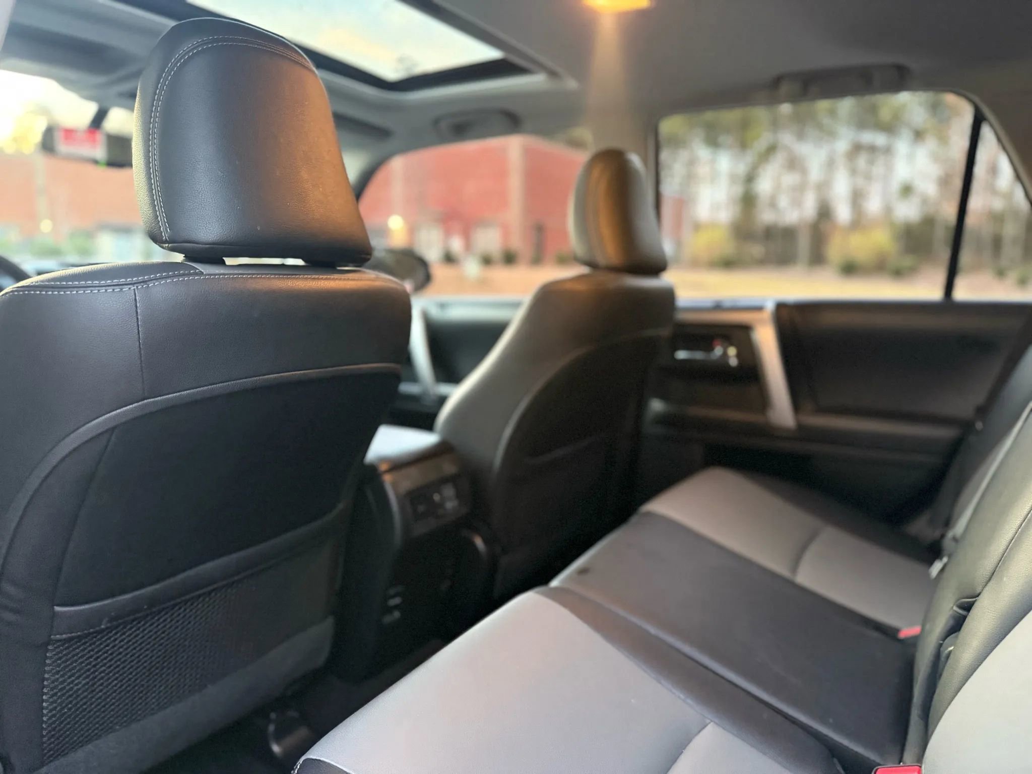 Used 2017 Toyota 4Runner SR5 Premium RWD image 17