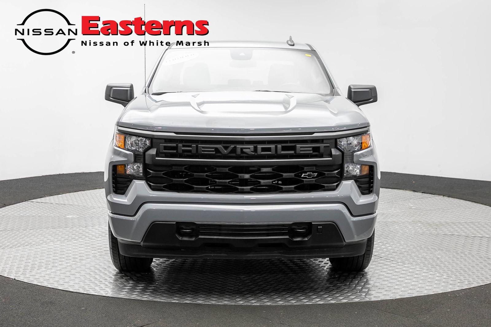 Used 2024 Chevrolet Silverado 1500 Custom AWD/4WD image 2