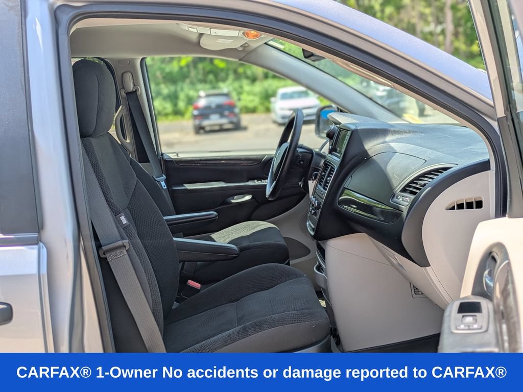 Used 2019 Dodge Grand Caravan SE FWD image 16