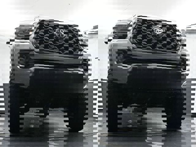 Used 2021 Toyota Tacoma TRD Off-Road w/ Technology Package image 27