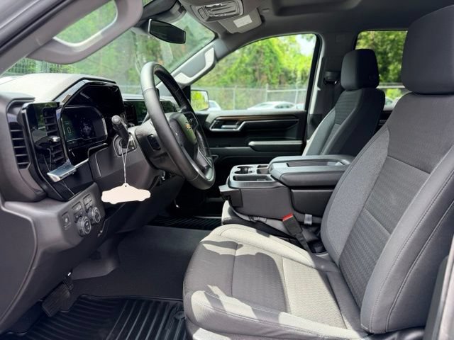 Used 2024 Chevrolet Silverado 1500 LT AWD/4WD image 7