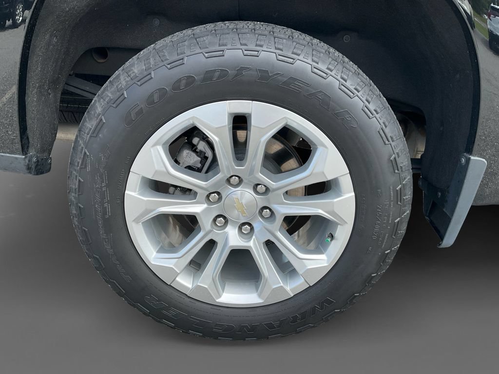 Used 2023 Chevrolet Silverado 1500 LTZ w/ LTZ Convenience Package II AWD/4WD image 11