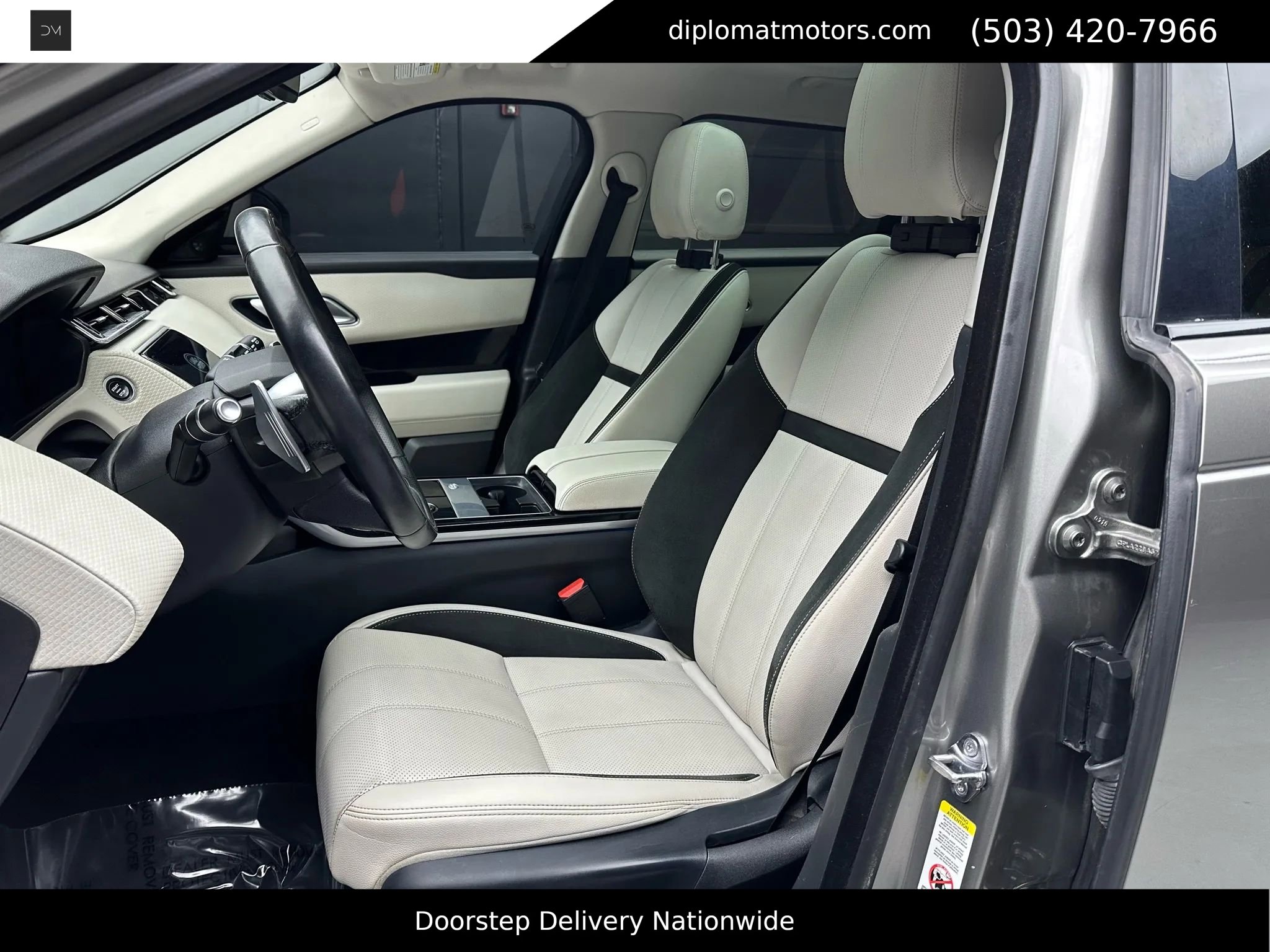 Used 2019 Land Rover Range Rover Velar R-Dynamic SE image 18