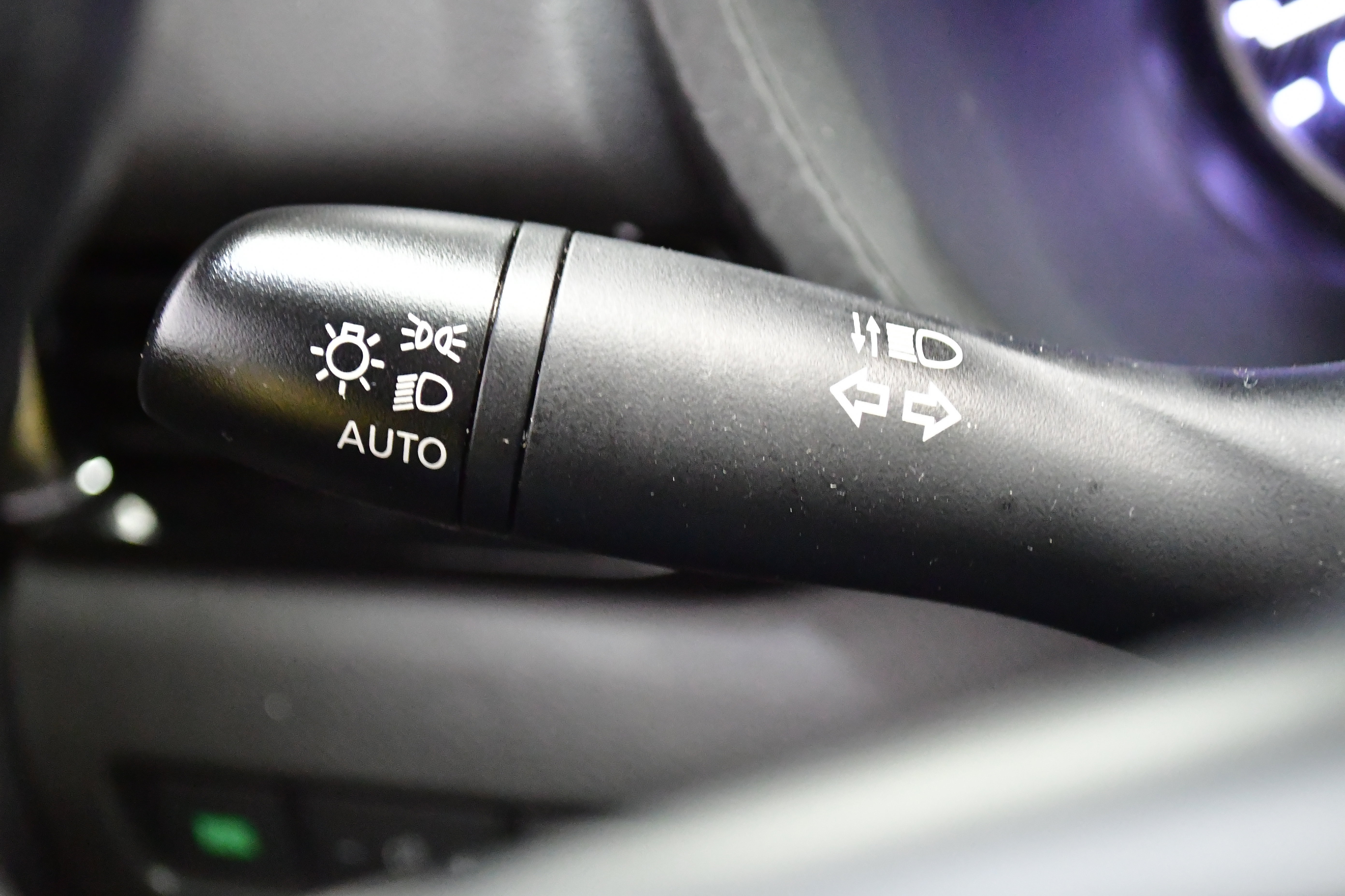 Used 2025 Nissan Sentra SV FWD image 18