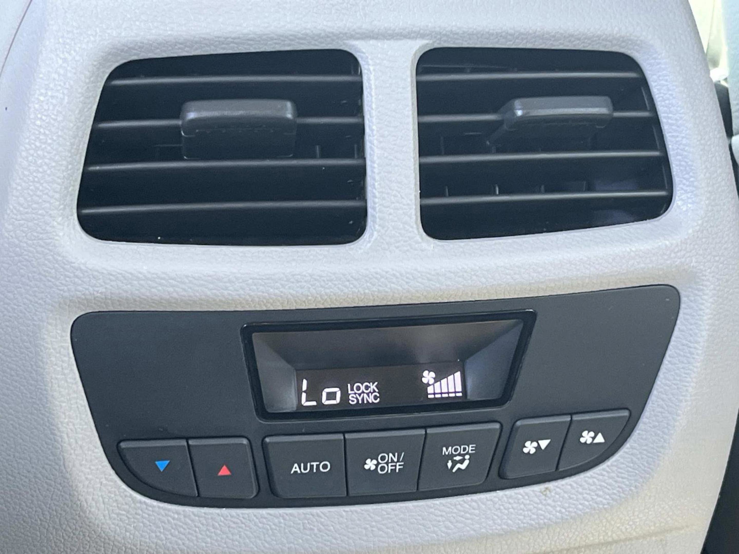 Used 2022 Honda Pilot Special Edition image 14