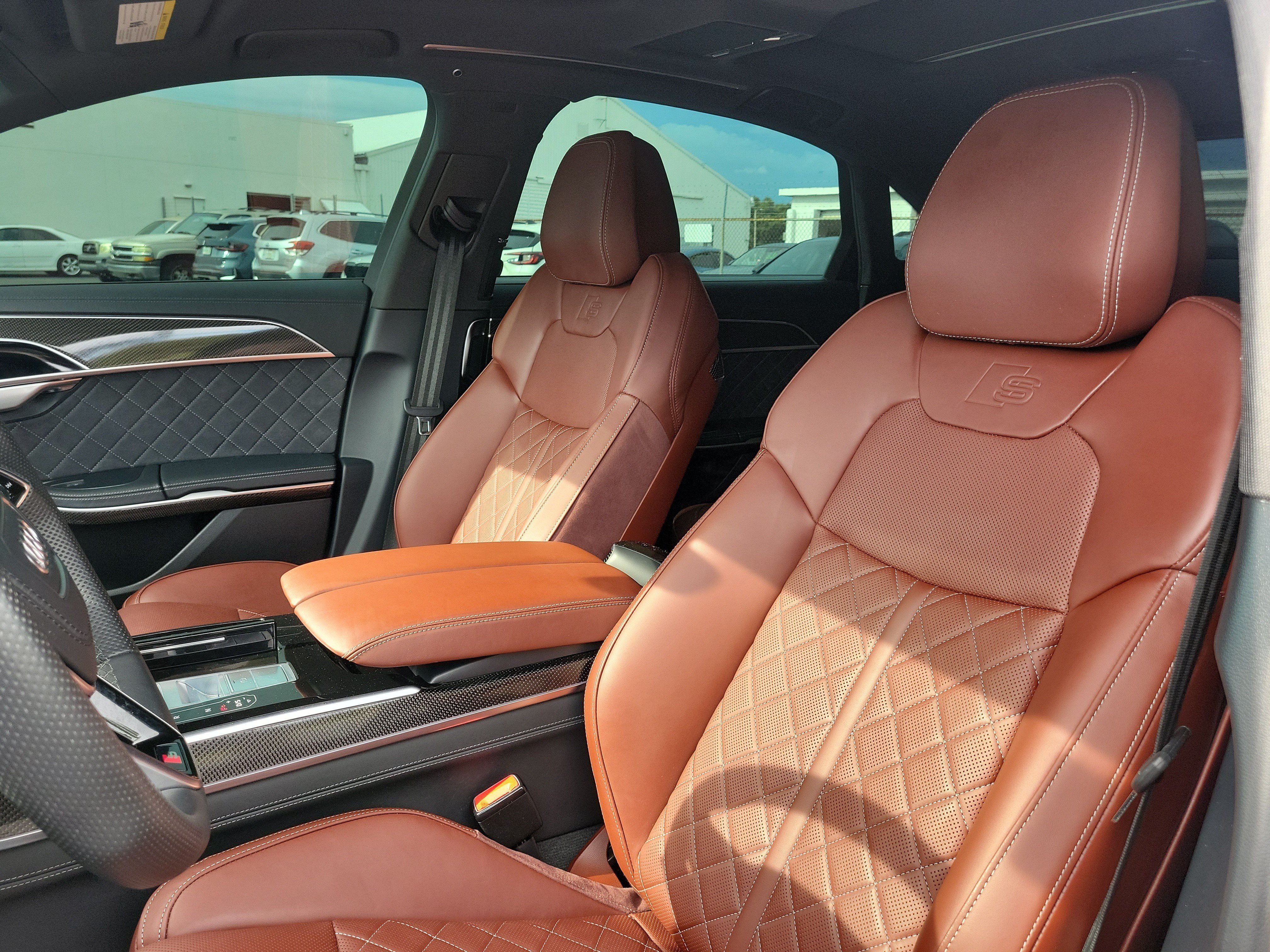 Used 2024 Audi S8 AWD/4WD image 22