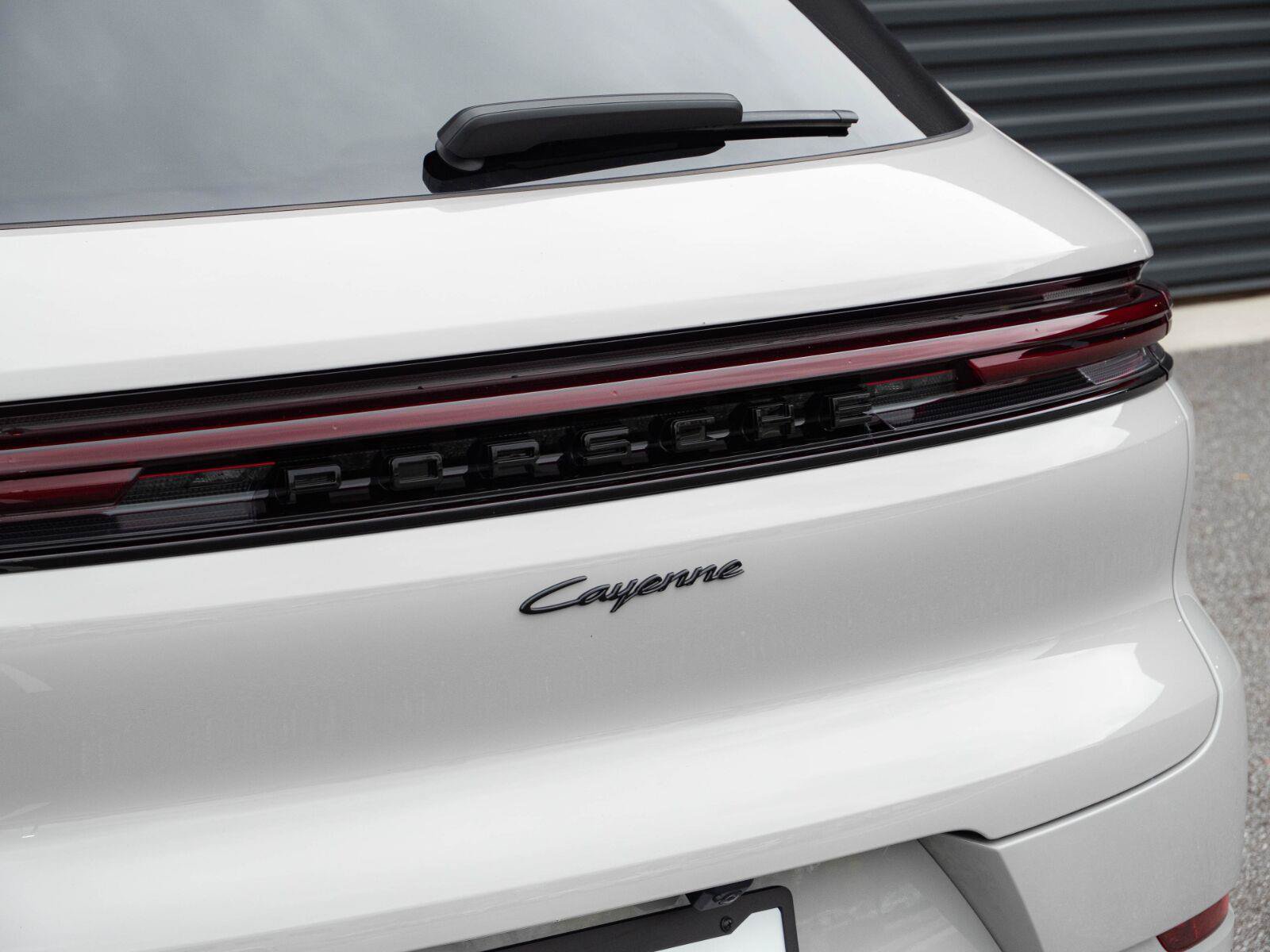 Certified 2026 Porsche Cayenne AWD/4WD image 38