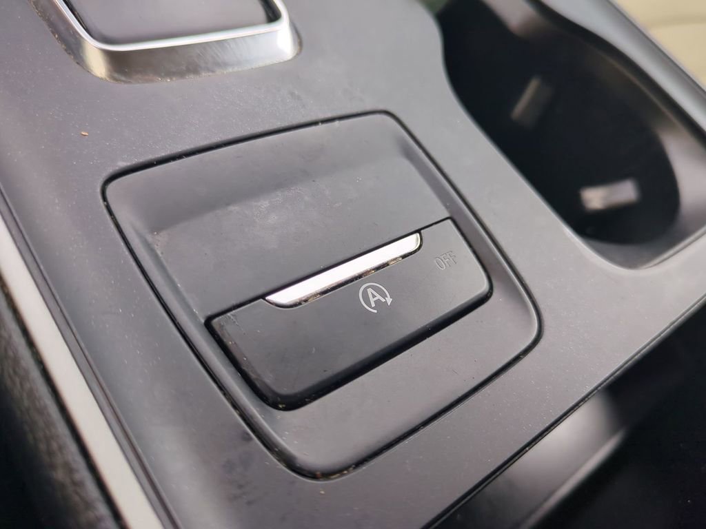 Used 2021 Ford Edge SE FWD image 26