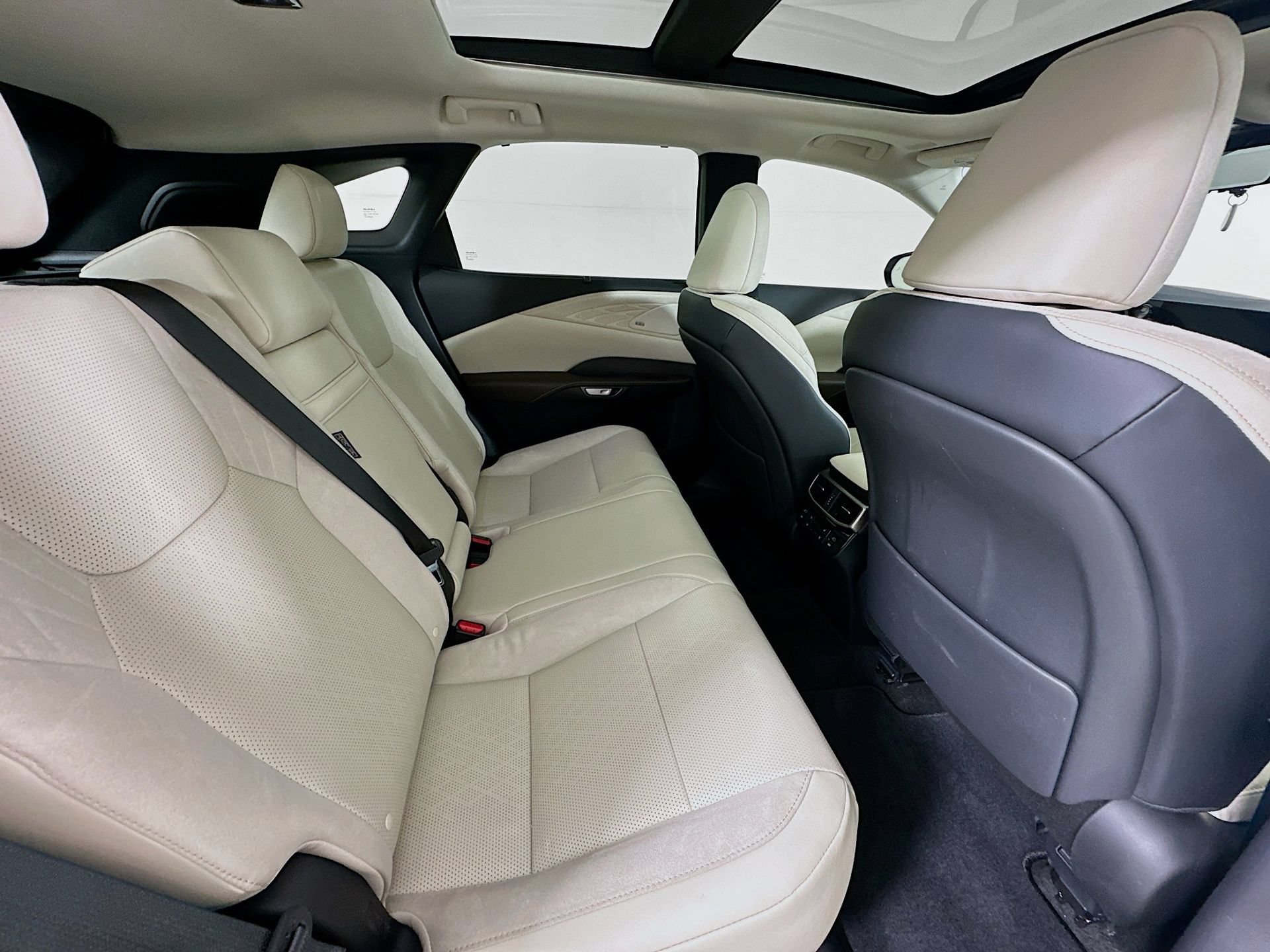 Used 2024 Lexus RX 350 w/ Convenience Package AWD/4WD image 30