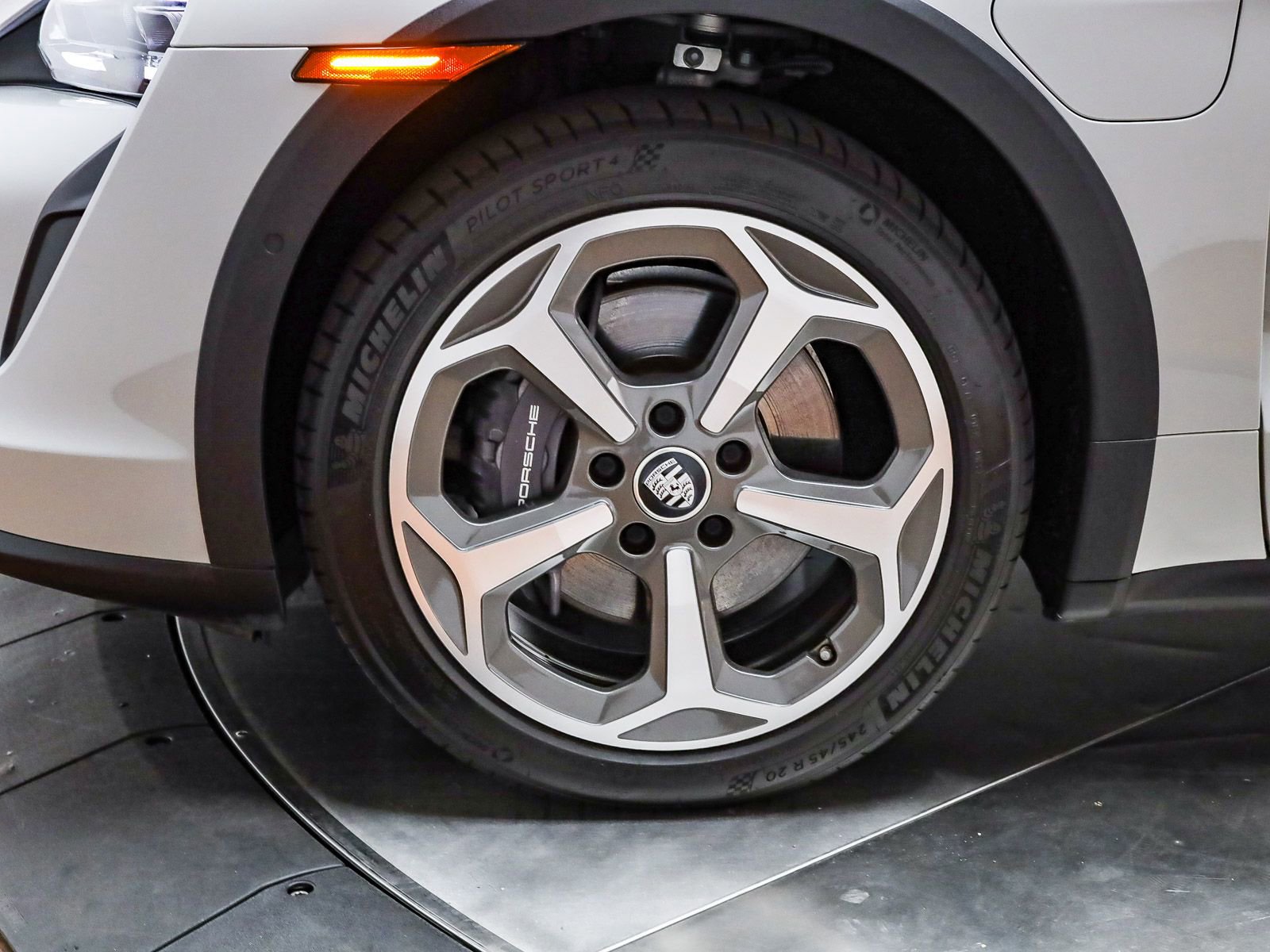 Certified 2022 Porsche Taycan 4 Cross Turismo AWD/4WD image 10