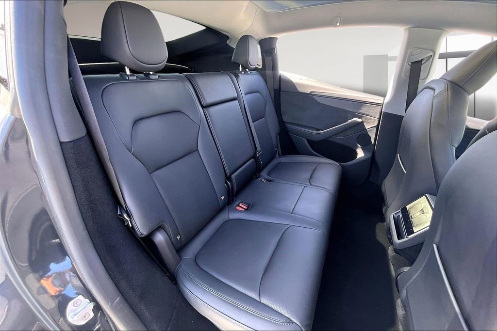 Used 2026 Tesla Model Y 2WD image 23