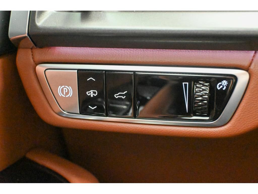New 2027 Cadillac Vistiq Platinum AWD/4WD image 35