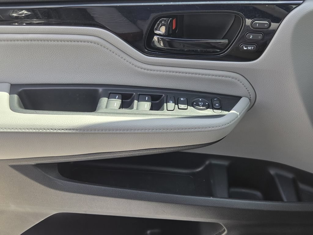 Certified 2024 Honda Odyssey Touring image 28