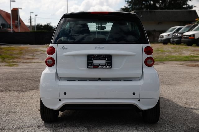 Used 2015 smart fortwo passion RWD image 10