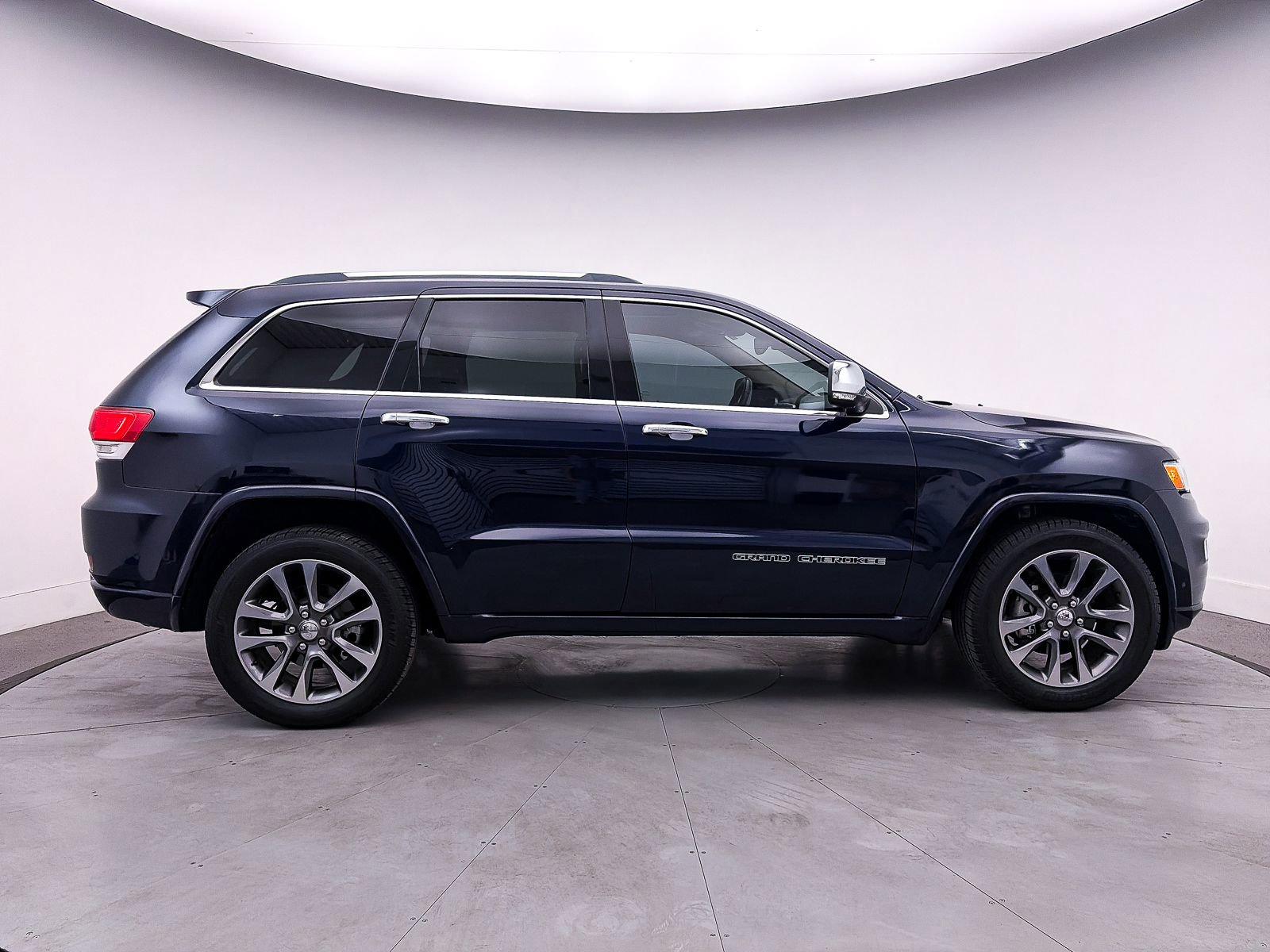 Used 2018 Jeep Grand Cherokee Overland image 41